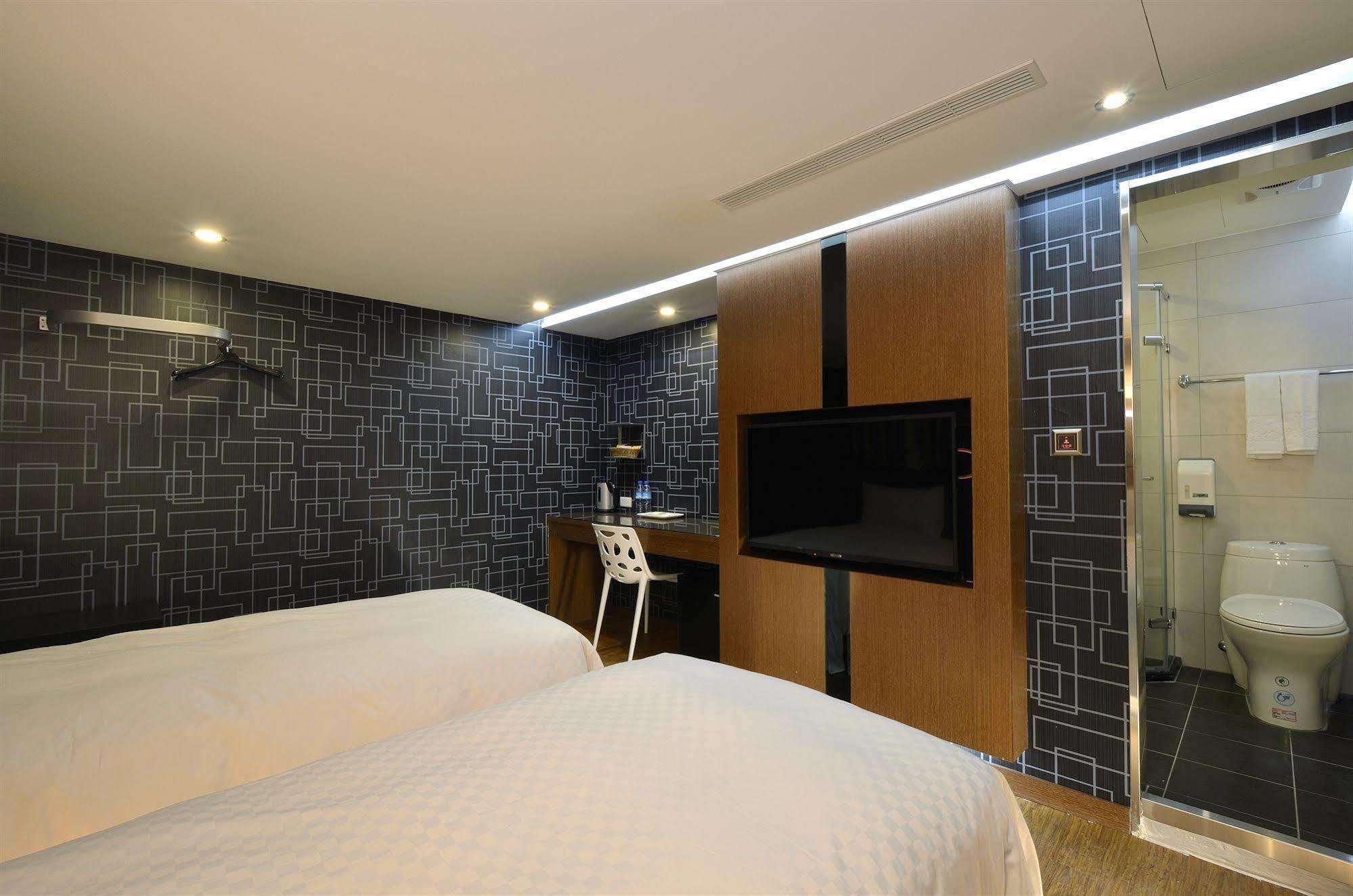 New Stay Inn II - Nanxi Taipei Exterior photo